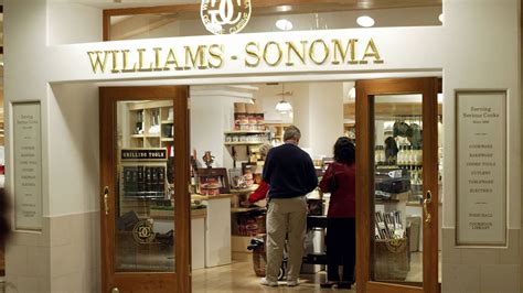 williams sonoma closing stores.